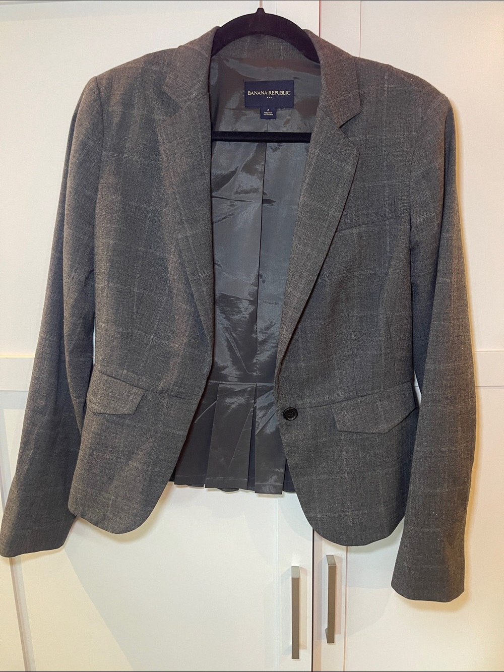 Banana Republic Gray Plaid Women's Blazer - Single Button Tailored